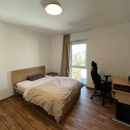 Nahe Flughafen Und Messe Apartment